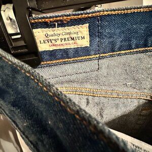 Women's Levi's 501 Jean Shorts 29 (or Medium)